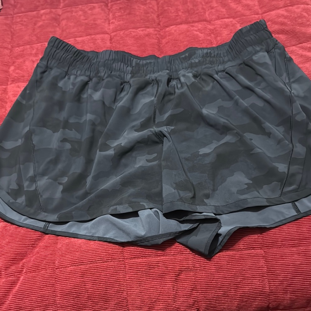 Lululemon Athletica Gray Athletic Shorts Lightweight Moisture-Wicking